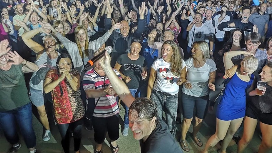 Spevák TEAM Revival Martin priamo medzi fanúšikmi