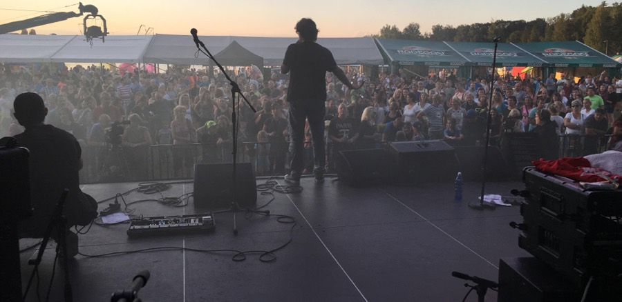 TEAM Revival Martin na pódiu pred veľkým festivalovým publikom